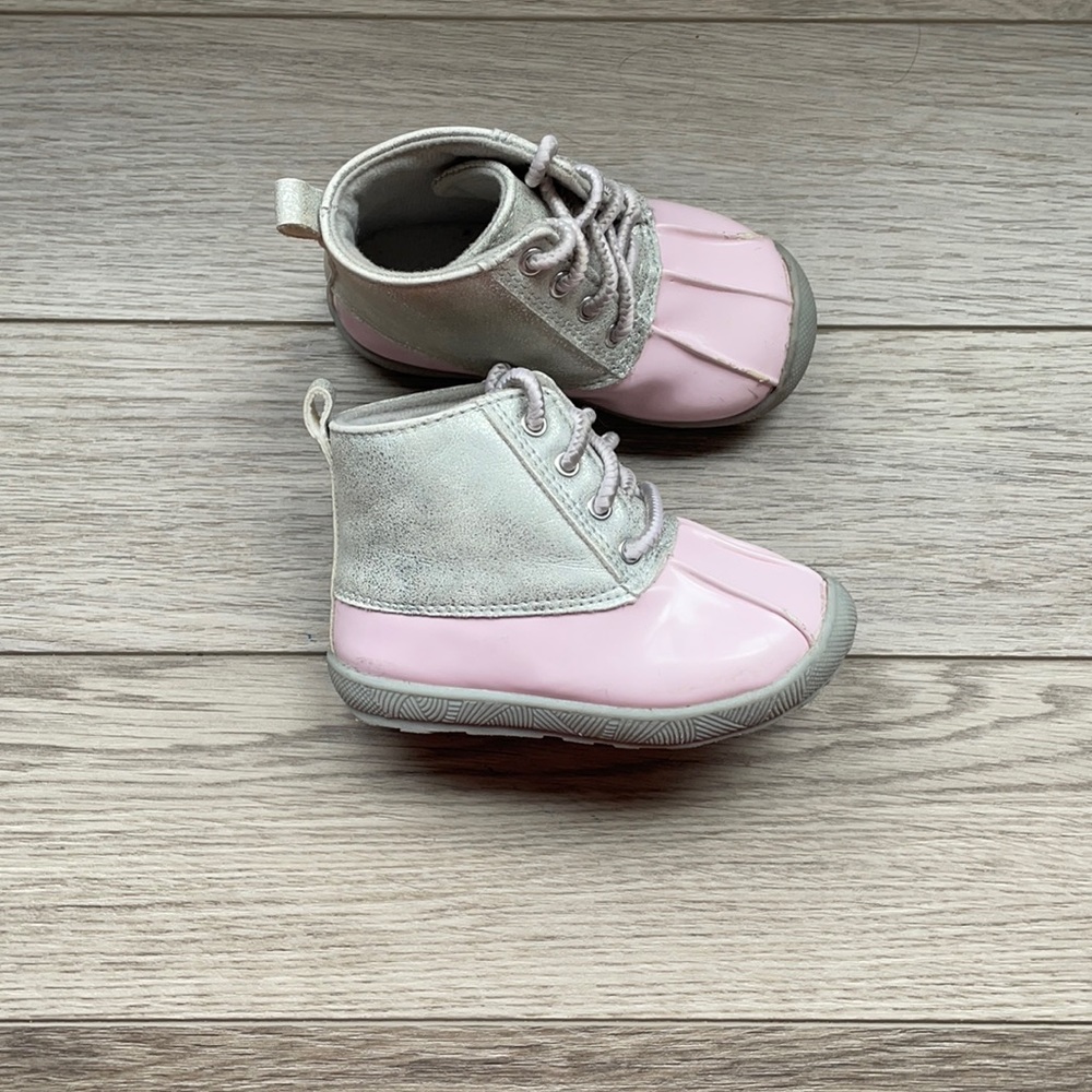Toddler duck boots size 5